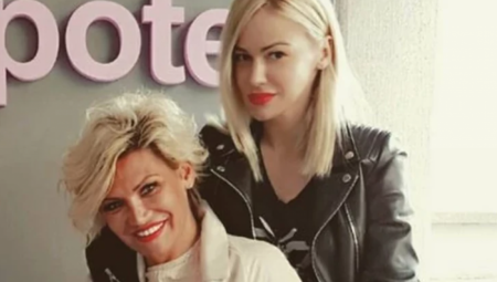 Dragana je ranije ispričala emotivnu ispovest o rođenju ćerke, takođe pevačice, Sare Šekularac, poznatijom kao Zoi