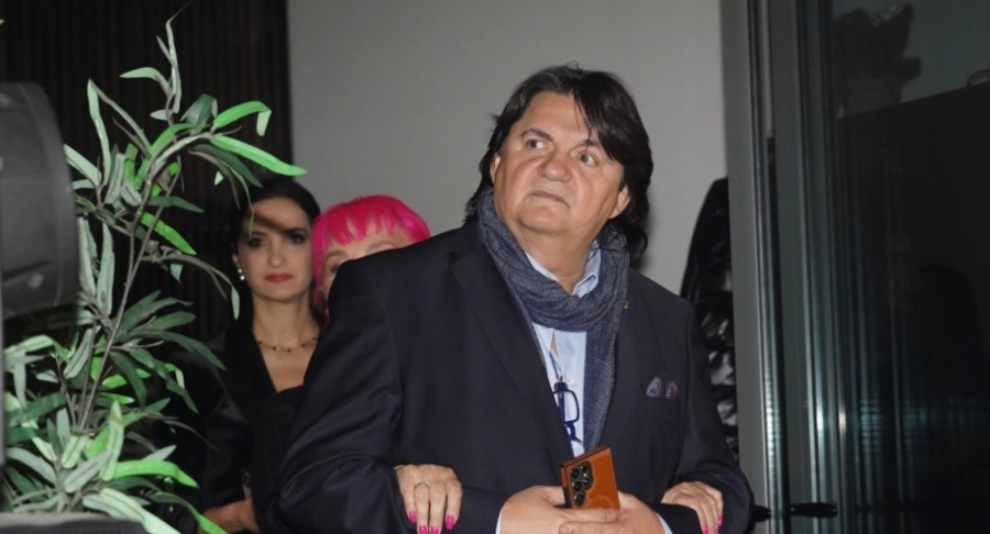 "KEMIŠ JE URADIO NEŠTO ŠTO NE PRILIČI NJEGOVIM GODINAMA" Pevačica javno ispričala kakve poruke joj je slao suprug Zorice Brunclik