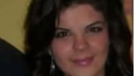 - Dobro sam, nije mi ništa. Ne pitaj me dalje, kad se duže zamislim, srce mi zadrhti, tad me snađe propadanje. Može mi suza poteći, a onda ću sve reći, baš sve ću ti reći - bolne su reči oca studentkinje Ivane Krivokapić (26) koja je brutalno ubijena u stanu na Zvezdari 24. decembra 2022. godine. Ivanin ubica Jetmir Gočaj ni posle skoro tri godine nije pronađen i uhapšen.