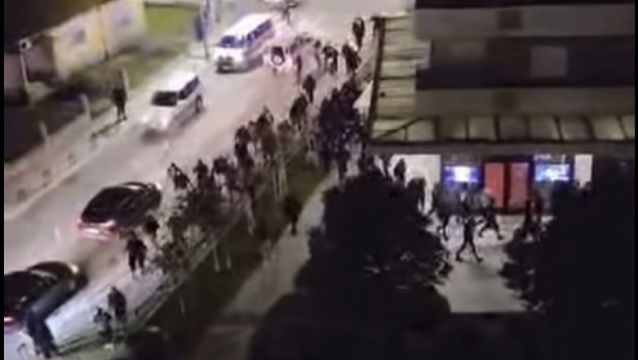 Građani Podgorice u protestnoj šetnji protiv Turaka u Crnoj Gori