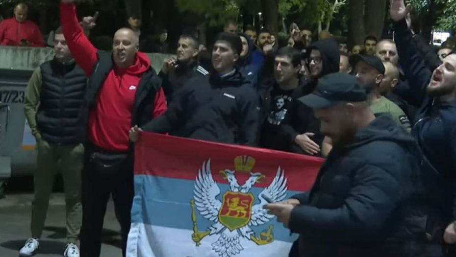 Varvari na pšrotestu protiv Turaka u Podgorici