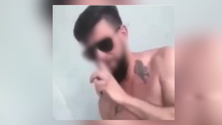 Osoba je uhapšena nakon što je Opštinski sud u Cazinu izdao naredbu za pretres na području Cazina i lišavanje slobode. Tokom policijske akcije pronađena je određena količina narkotika i novca