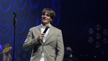 Aleksandra Prijović našla se u prvom redu na koncertu mladog umetnika, a došla je da ga podrži i Milica Pavlović