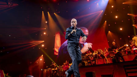 Povodom svog rođendana Eros Ramacotti otkriva zvaničnu listu pesama i impresivne saradnje sa novog albuma