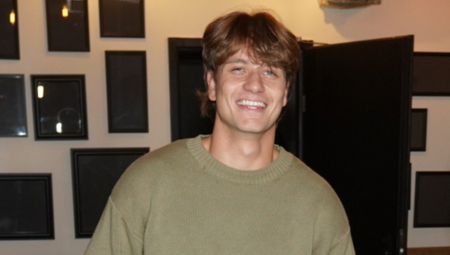 Omladina je opčinjena njegovim glasom!