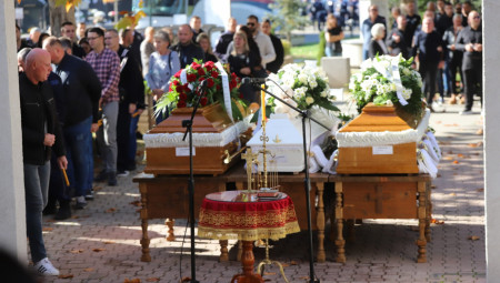 Cela Srbija tuguje za porodicom, čiji je život prekinut u sekundi 26. oktobra u večernjim satima, kada je na njihov automobil u punoj brzini, pijan i drogiran naleteo Nikola Đ. (24) iz Brčkog.