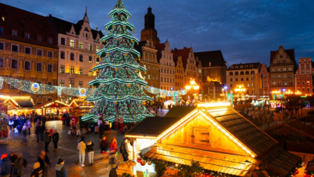 Najveći božićni market u Evropi traje od sredine novembra do kraja januara.