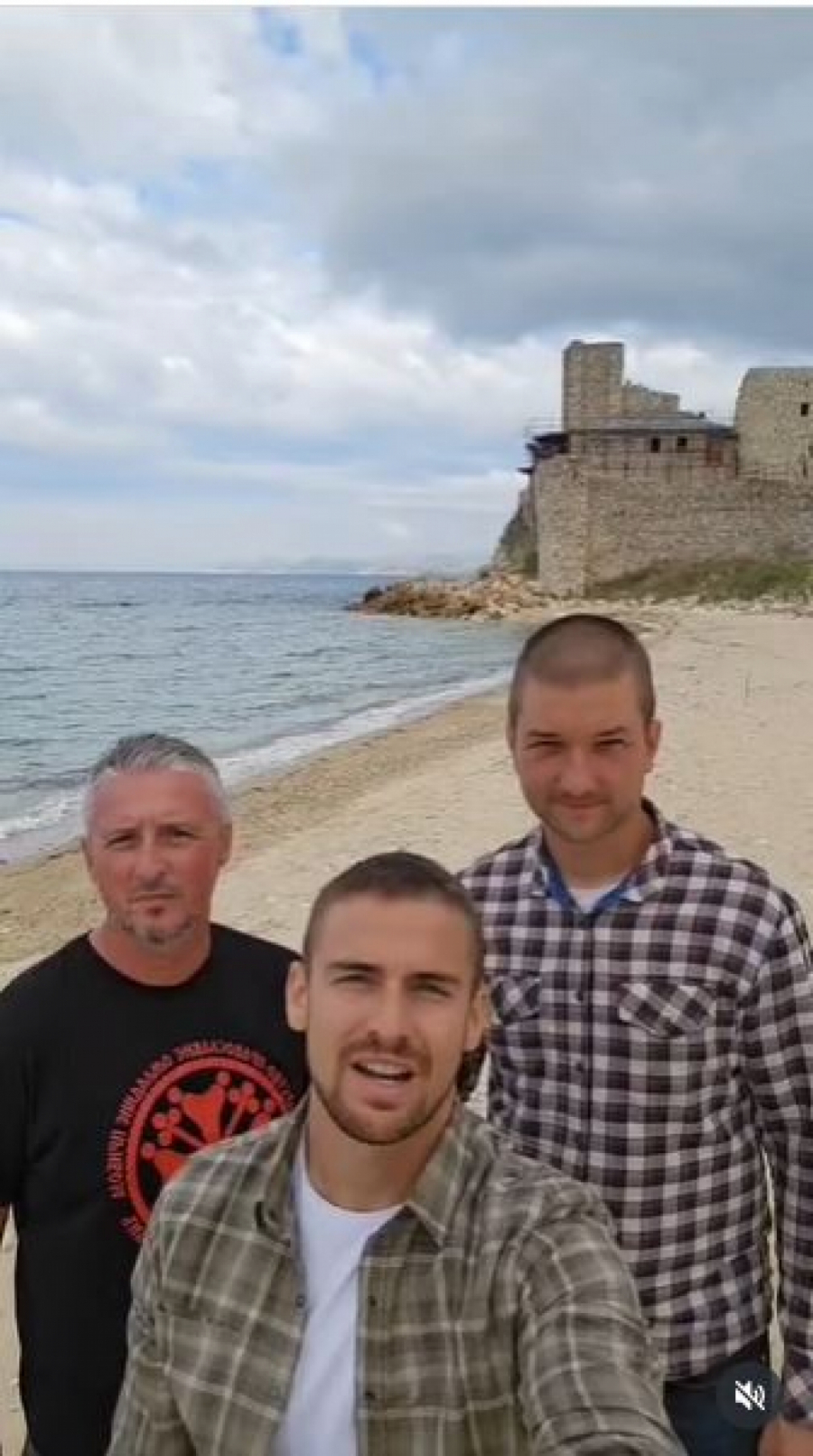 Policajci pešačili do Hilandara