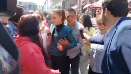 Predsednica Meksika, Klaudija Šejnbaum, doživela je u utorak seksualno uznemiravanje na ulici kada ju je jedan muškarac pipkao dok je hodala i pozdravljala pristalice u samom centru meksičke prestonice