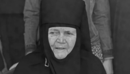 Preminula je mati Evgenija, igumanija manastira Pokajnica, poznata po blagosti, posvećenosti i snazi molitve. Ostaće zapamćena kao monahinja smirenog duha i neumornog truda u službi Crkve.