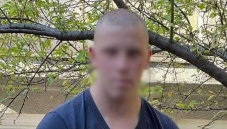 N. J. (27) iz Beograda 17. septembra upravljao je motorom na zadnjem točku kada je izgubio kontrolu i direktno se udario u automobil. Tada je zadobio teške povrede i bio je u kritičnom stanju