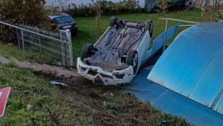 Teška saobraćajna nezgoda dogodila se sinoć u selu Zablaće kod Čačka, na starom magistralnom putu Čačak - Kraljevo.