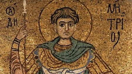 U srpskom narodnom kalendaru, Mitrovdan (8. novembar) zauzima posebno mesto kao crkveni praznik posvećen Svetom velikomučeniku Dimitriju, ali i kao duhovna prekretnica između leta i zime