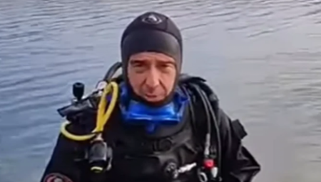 Poručio je da je ovo samo priprema za za specijalno ronjenje na velikim dubinama u zimskim uslovima