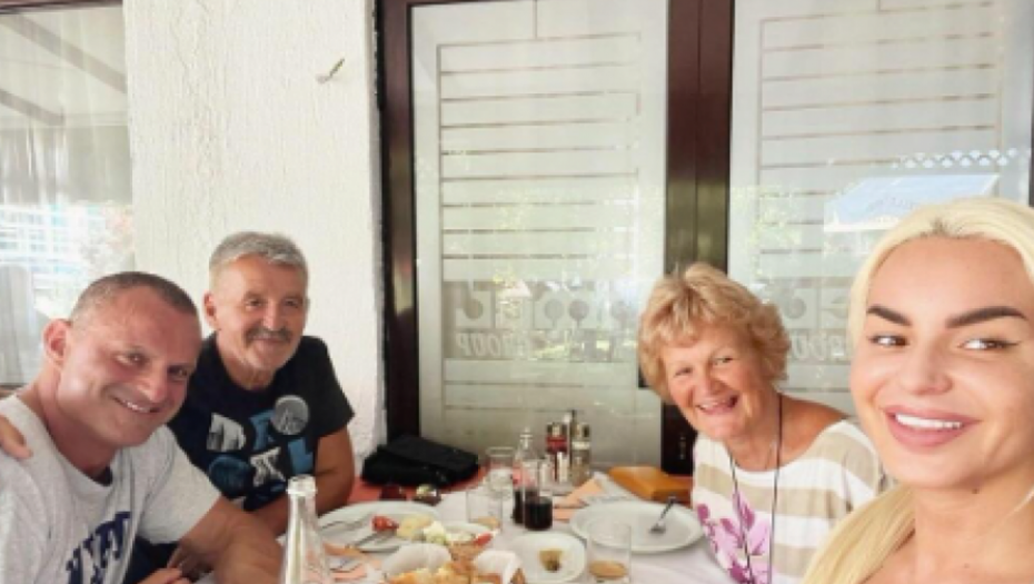 Dragan Stojković Bosanac i Džidža sa porodicom 