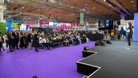 Četiri startapa iz Srbije — MyFlow, Njuppa, Codekido i FinoApp — uspešno su se danas predstavila u prestižnom Showcase programu Veb samita u Lisabonu i na najbolji način iskoristila priliku koju, od preko 4.000 prijavljenih, dobija svega 400 startapova.