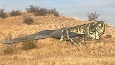 „Turski vojni avion pao na granici sa Azerbejdžanom, a stručnjaci razmatraju tehničke kvarove, neravnotežu tereta, meteorološke uslove i mogućnost unutrašnjeg ili spoljnog udara kao moguće uzroke nesreće.“