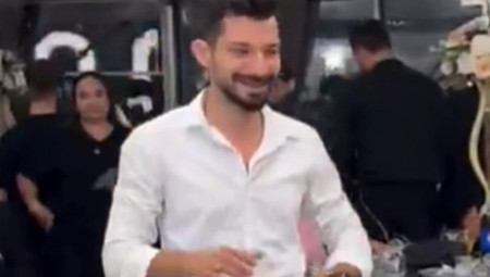 Na jednom venčanju u Turskoj dogodio se trenutak koji je oduševio sve ljubitelje tehnologije i gejmere širom sveta.