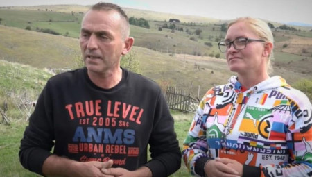 Zovu ih „čuvarima ognjišta“, jer su upravo one donele novi život u mnoga zaboravljena sela Srbije. U selu Buđevo na Pešterskoj visoravni posle čak 12 godina ponovo je otvorena škola – zahvaljujući Albankama iz Skadra koje su se udale za Srbe i odlučile da žive u ovom surovom, ali prelepom kraju