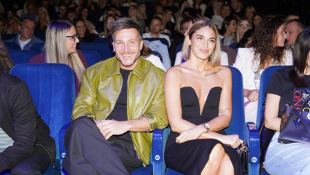 Nakon spektakularne veridbe, pevač sanja o prinovi