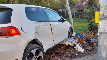 Dve osobe povređene su nakon što ih je automobil udario na trotoaru u Banjici u Beogradu, saznaje Alo.rs