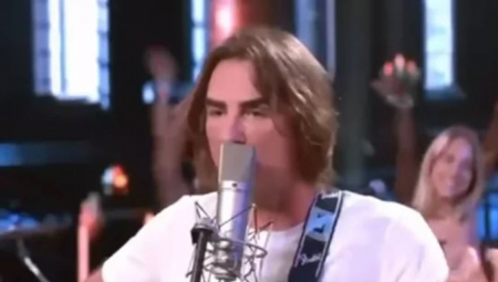 Mitrović je na svaki komentar odgovorio i to u roku od sat vremena od momenta objavljivanja spota