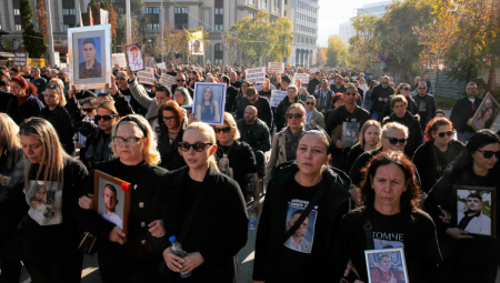 Pripremno ročište za tragediju u diskoteci „Puls“ u Kočanima, u kojoj je stradalo 63 ljudi, počinje 19. novembra u sudnici zatvora Idrizovo. Na optuženičkoj klupi biće 38 okrivljenih, 35 fizičkih i tri pravna lica