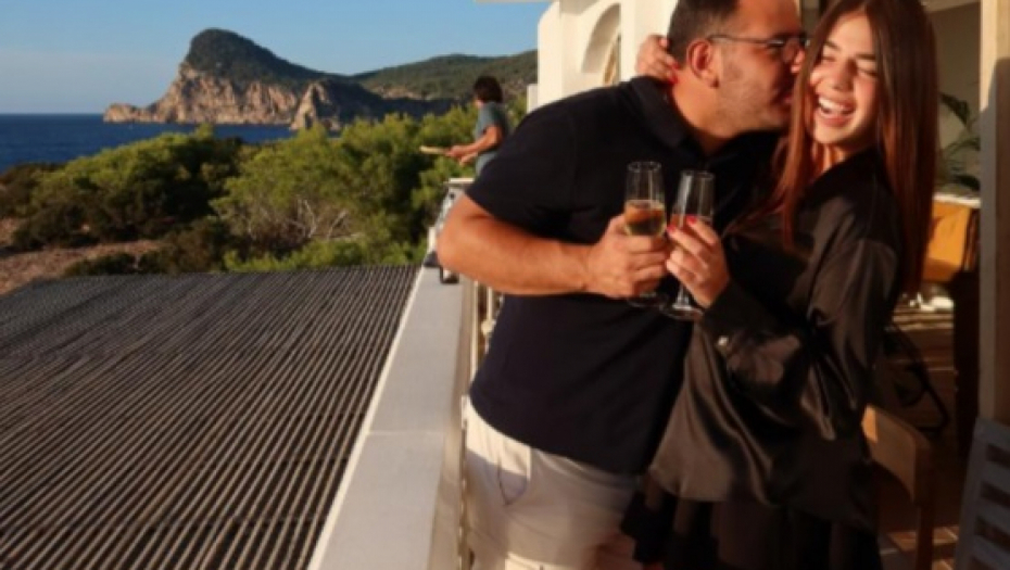 Una Čolić sa dečkom