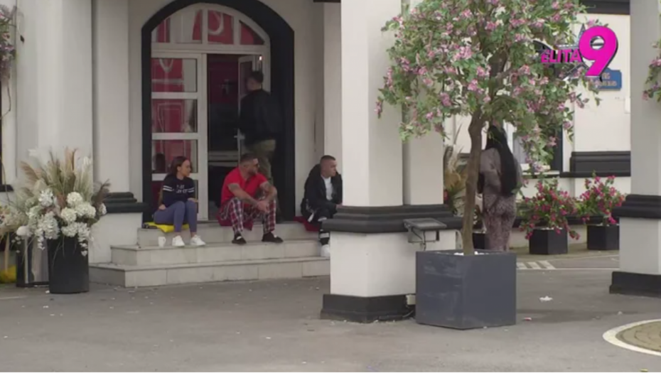 Aneli Ahmić i Asmin Durdžić se svađaju u dvorištu 