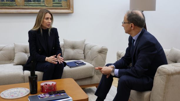 Đedović-Handanović, Macut