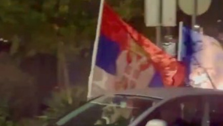 Mostar je nedavno bio domaćin svadbe koja je privukla ogromnu pažnju prolaznika i izazvala oduševljenje na društvenim mrežama.