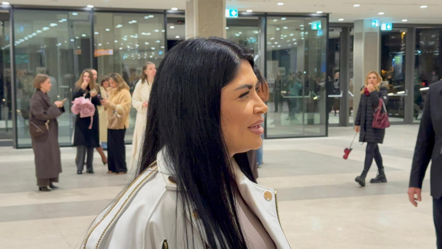 POZNATI SE SJATILI NA KONCERT EMINE JAHOVIĆ Maja Berović otkrila od koje pesme koleginice je najviše zaradila, a Jelena Ilić se odmah osvrnula na Gastoza i Anđelu