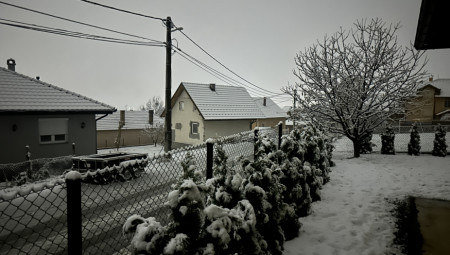 SNEG PREKRIO SRBIJU Auto-put Miloš Veliki zavejan, nestala struja širom Čačka, jaka mećava u Zlatiborskom okrugu (FOTO/VIDEO)