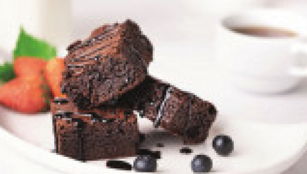 crni kolač sa jogurtom