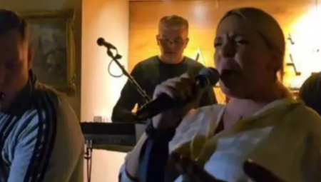 Milica je i zaigrala, a prisutni su bili oduševljeni pevačicom koja blista u trudnoći