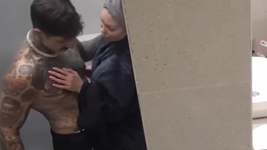 Maja i Filip u toaletu se ljube