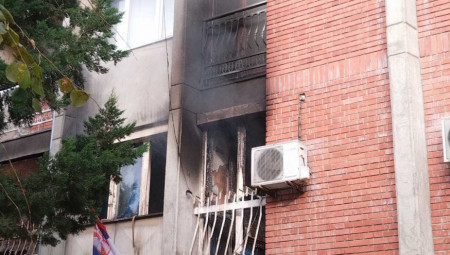 Požar je jutros izbio u stanu na 2. spratu u ulici Đorđa Kovačevića 25b u Lazarevcu