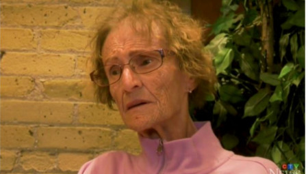 Surova istina o MK-Ultra eksperimentima prvi put je izašla na videlo 1970-ih. Od tada, nekoliko žrtava je pokušalo da tuži SAD i Kanadu — tužbe u SAD su uglavnom bile neuspešne, ali je 1988. godine kanadski sudija naložio američkoj vladi da devet žrtava isplati po 67.000 dolara svakoj