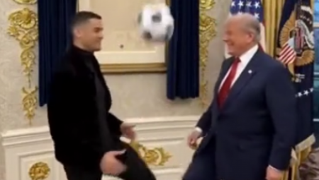 Predsednik Donald Tramp podelio je video napravljen uz pomoć veštačke inteligencije koji prikazuje njega i Kristijana Ronalda kako šutiraju fudbalsku loptu u Ovalnoj kancelariji