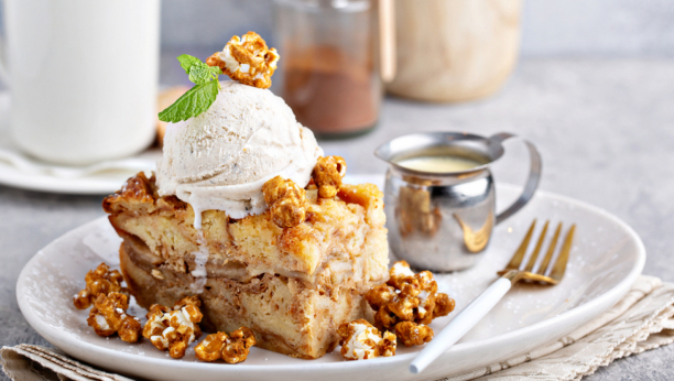 puding kolač sa jabukama