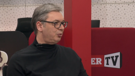 Predsednik Aleksandar Vučić rekao je da Sjedinjene Američke Države štite svoje energetske interese na Balkanu i u Ukrajini, navodeći primer južne gasne interkonekcije u BiH i zaustavljanja isporuka azerbejdžanskog gasa kako bi se progurao američki TNG.