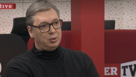 Predsednik Srbije Aleksandar Vučić ocenio je da su tenzije na međunarodnoj sceni sve veće i da američkom predsedniku Donaldu Trampu hitno treba okončanje rata u Ukrajini.