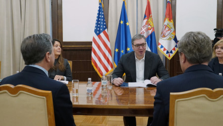 VAŽAN SASTANAK SA KONGRESMENIMA IZ SAD Vučić ugostio Tarnera i Norkrosa u Generalnom sekretarijatu predsednika