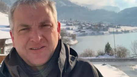 U Švajcarskoj se dogodila dramatična saobraćajna nesreća u kojoj je automobil sleteo u jezero