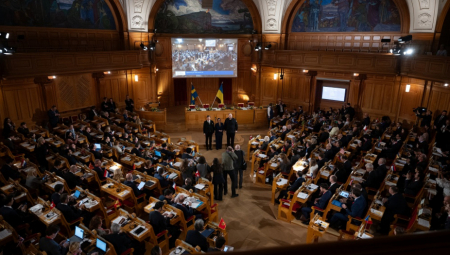 Predsednica Narodne skupštine Srbije Ana Brnabić izjavila je danas da je tokom održavanja Četvrtog parlamentarnog samita Međunarodne krimske platforme u Stokholmu imala jako dobre, otvorene i iskrene sastanke o vladavini prava i evropskim integracijama Srbije sa predsednikom parlamentarne skupštine OEBS-a Pere Žoan Pons Sampjetro, predstavnicima baltičkih zemalja, Letonijom, Estonijom i Litvanijom, kao i sa predsednicom nemačkog Bundestaga Julijom Klokner.