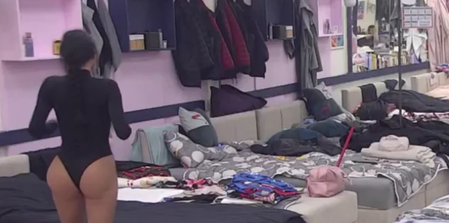 MAJU MARINKOVIĆ HITNO IZVODE IZ ELITE! Nakon što je ovo primetila na svom telu, nastala je drama i panika, momentalno joj je potrebna pomoć