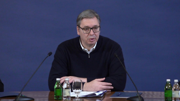 Predsednik Srbije Aleksandar Vučić se obraća javnosti