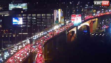 Popodnevni špic je, kao i svakog dana u prestonici, uveliko uzeo maha, gde su gužve u saobraćaju primetne na više mesta