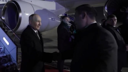 Posle razmene potpisanih dokumenata, predsednici će dati saopštenja o rezultatima razgovora, a zatim će biti održan državni prijem.