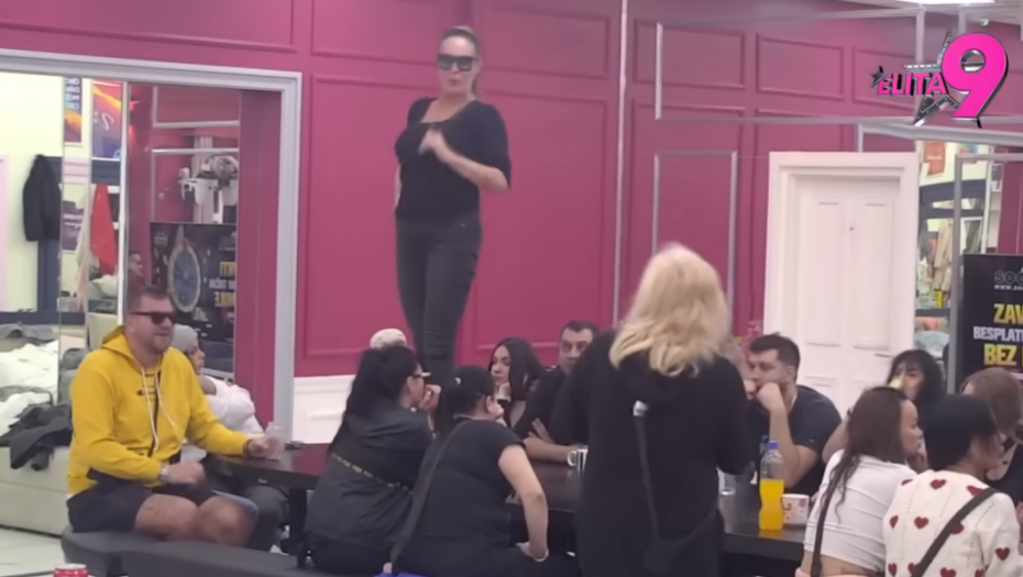 Milena Kačavenda se popela na sto 